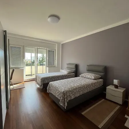 Kata Apartman *